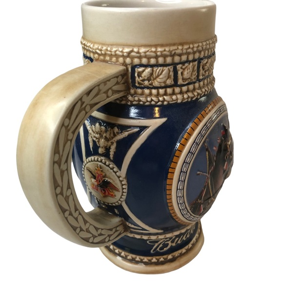 Anheuser-Busch Budweiser Collectible Pot Belly Stein “Dressed For The Parade” - Picture 4 of 14